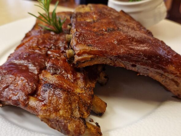 Sparre-Ribs mit Curry-Barbecue